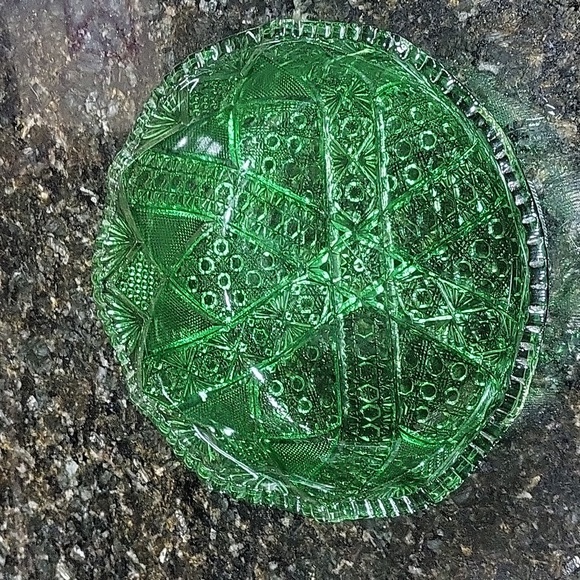 Antique McKee Green Glass 9" Round Serving Bowl Hiawatha Pattern Circa 1898 - Picture 1 of 6